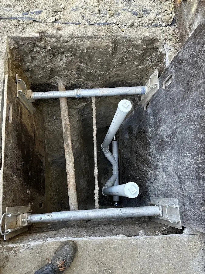 Experienced plumber completing Drain Cleaning work in Tahlequah